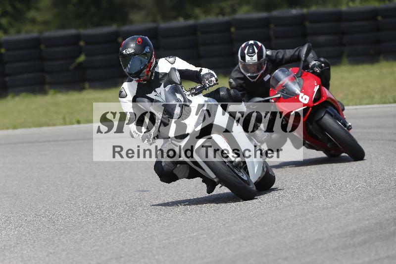 /27 12.06.2025 Ducati Schweiz Trackday Warmup  ADR/blau-bleu/6